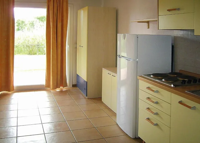 Marina Corsa, Ghisonaccia, With Balcony Or Small Garden Ghisonaccia